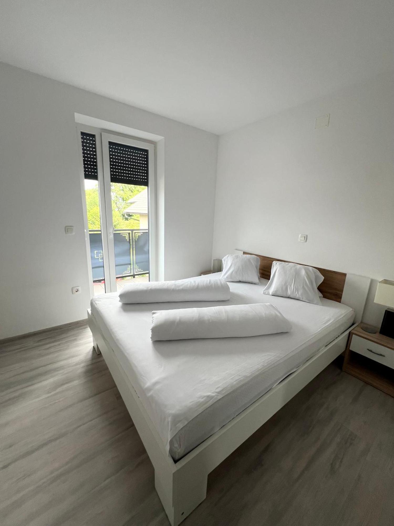 Perfect Place Apartments Kranj Esterno foto