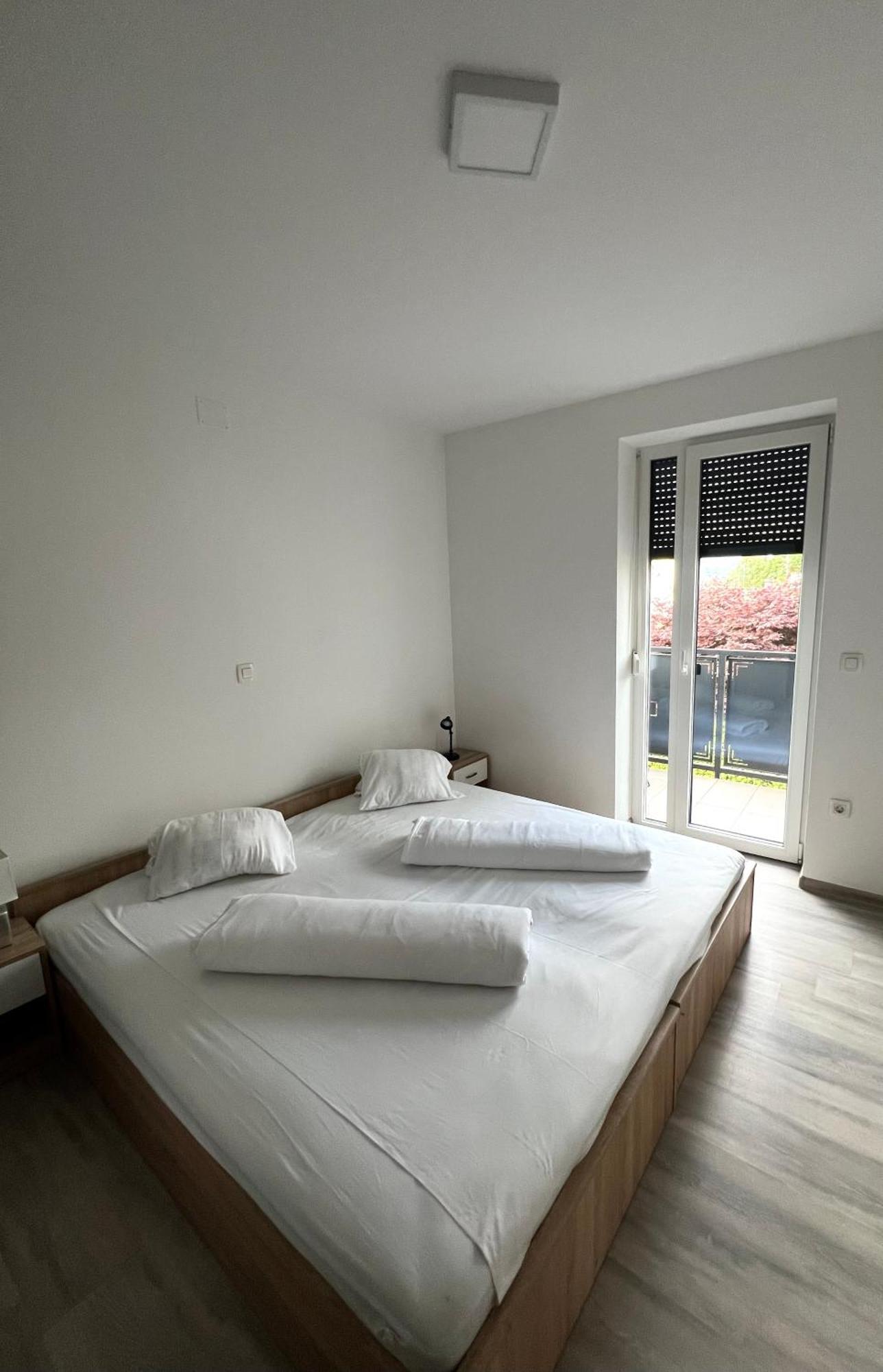 Perfect Place Apartments Kranj Esterno foto