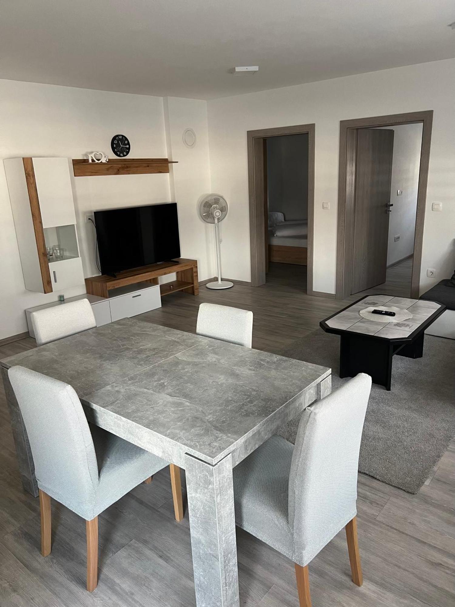 Perfect Place Apartments Kranj Esterno foto