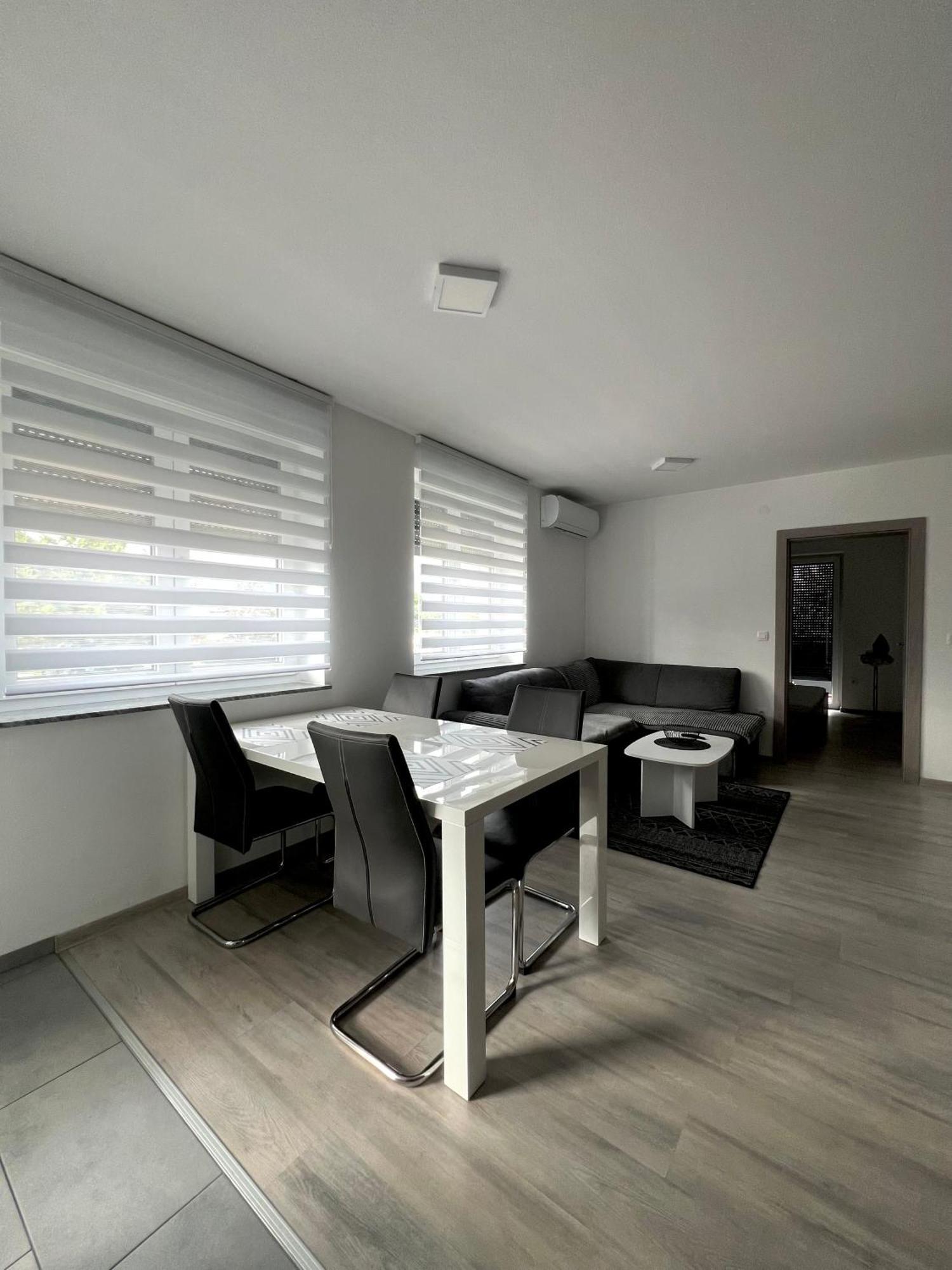 Perfect Place Apartments Kranj Esterno foto