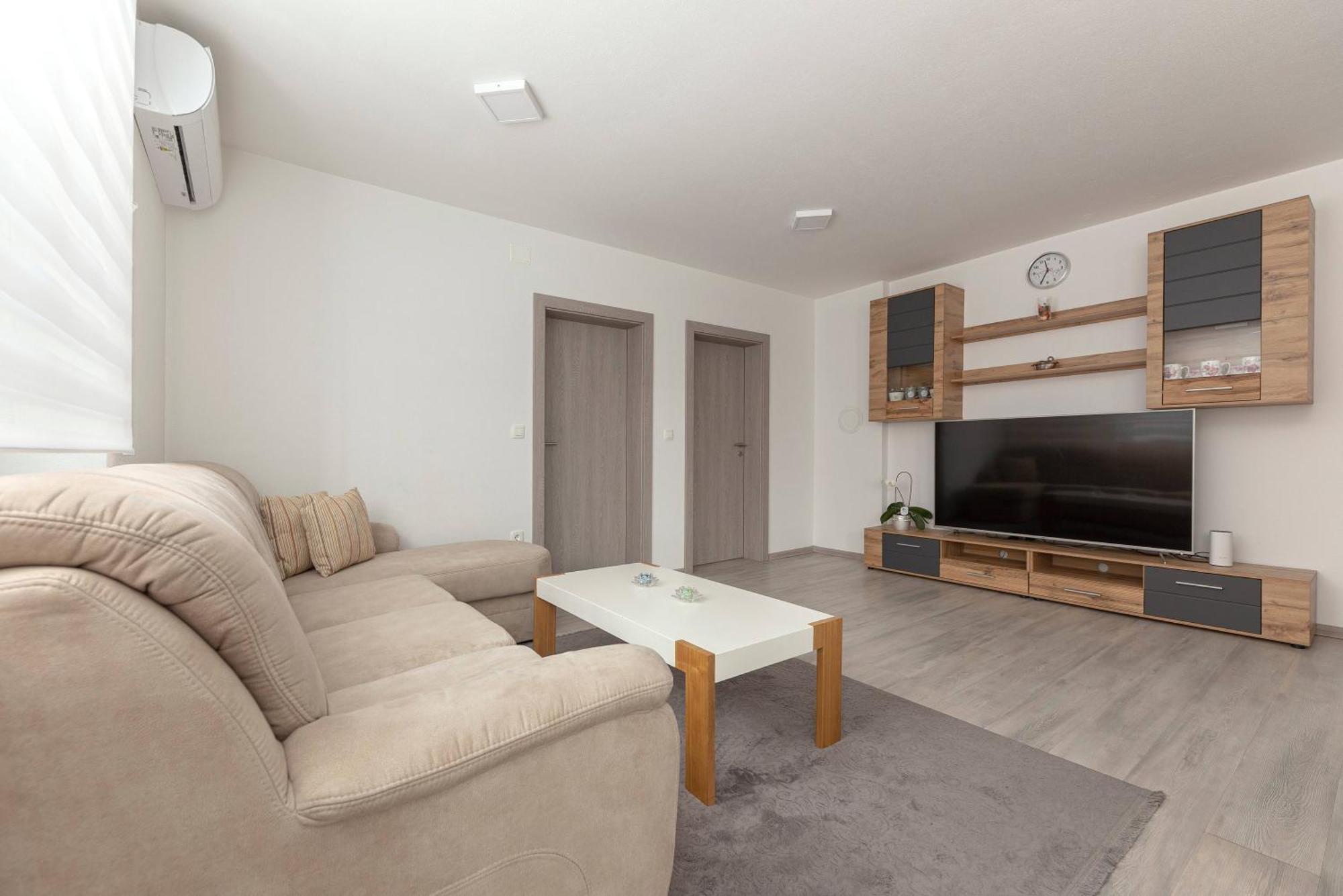Perfect Place Apartments Kranj Esterno foto
